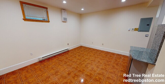 Photo - 69 Babcock St Unit 7