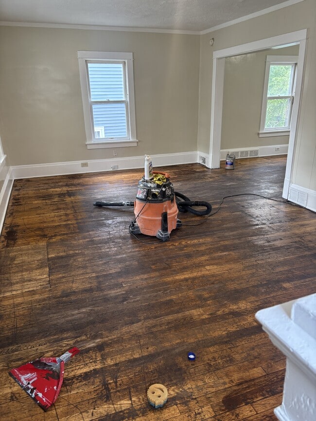 Photo - 231 Dickinson St SW