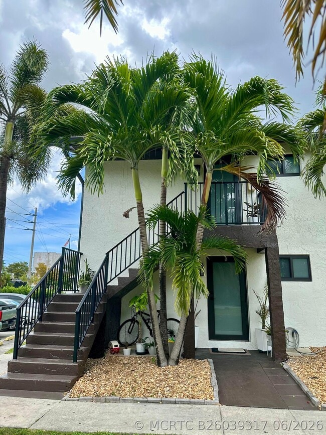 Photo - 1930 SW 28th St Unit 101