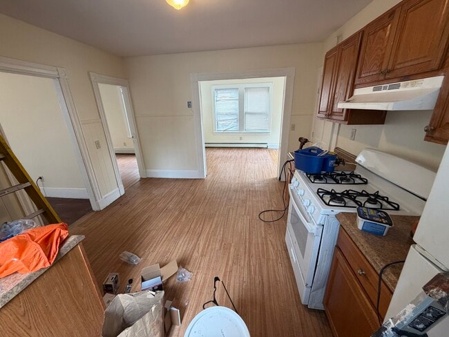 Building Photo - 569 Main St Unit B1