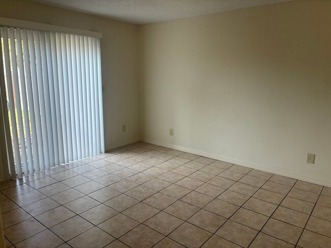 Photo - 2651 Kingswood Dr NE