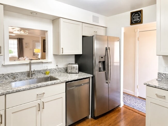 Photo - 1012 James Madison Cir