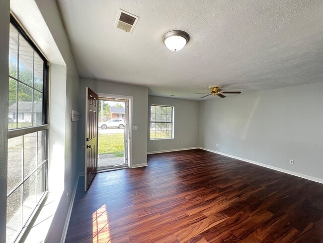 Photo - 3836 Horne Ave Unidad 3836 Horne