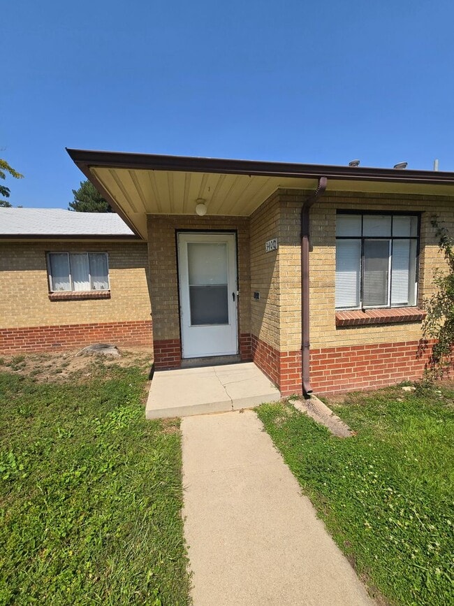 Building Photo - 3400-3404 Sheridan Boulevard Unit 3400