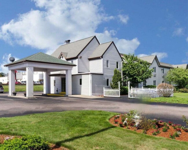 Exterior - Residences at Solomon Pond