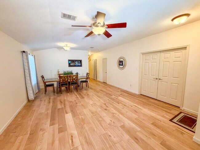 3230 Arroyo Bluff Ln