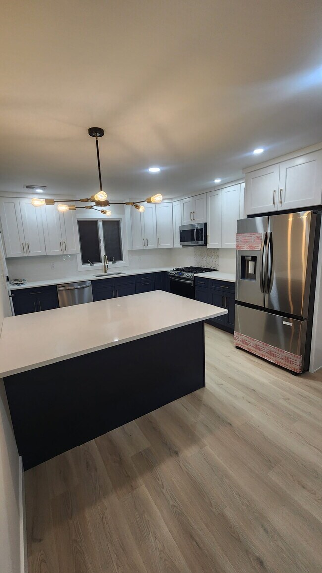 Photo - 731 Lake Ave Unit 2