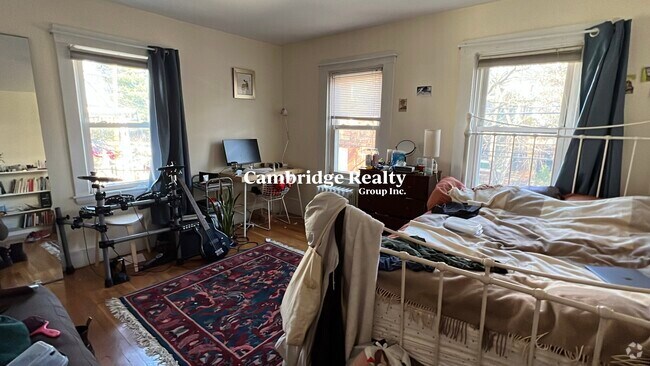 Building Photo - 28A Cherry St Unit 2 Rental