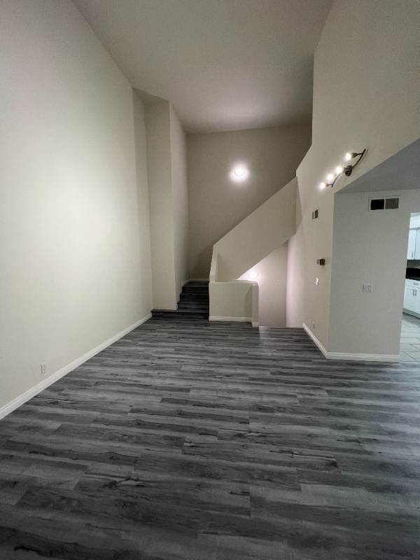 Photo - 1600 S Bentley Ave Unidad 3