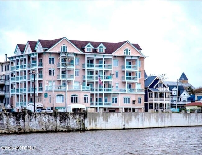 Photo - 16 Lake Ave Unit 16