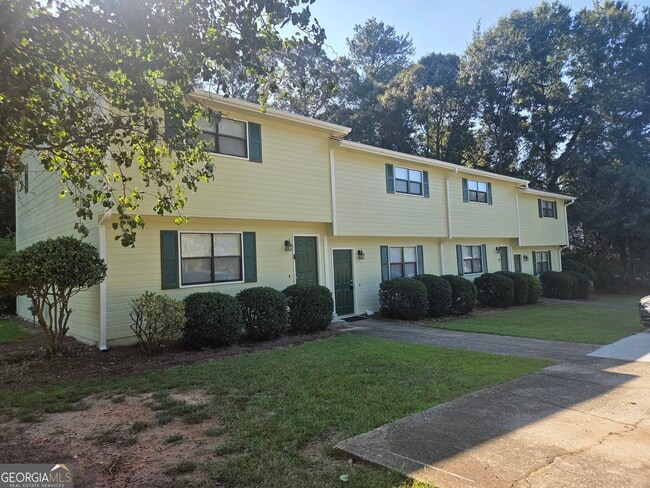 8492 Pineland Dr