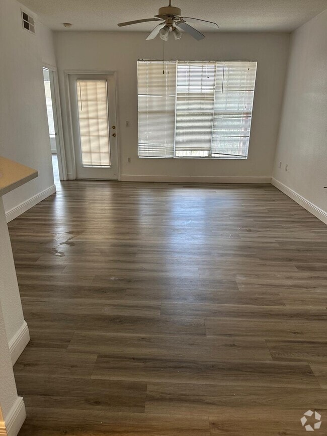 Building Photo - 5554 Metrowest Blvd Unit 5554 Metrowest Blvd Rental