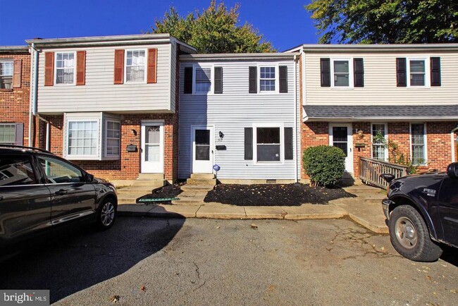 Building Photo - 90 Village Dr Rental