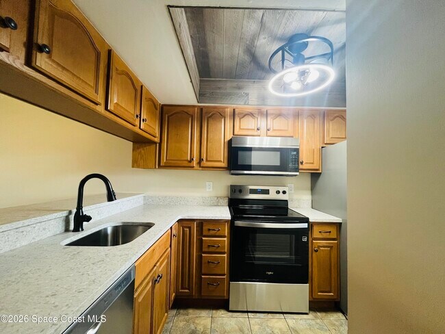 Photo - 2963 Sir Hamilton Cir Unit 8