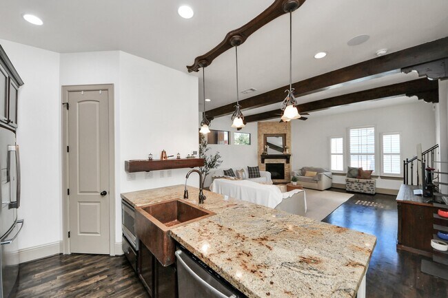 Photo - 1141 W 23rd St