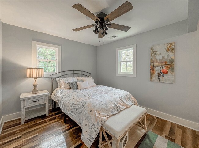 Photo - 710 Evelyn Dr