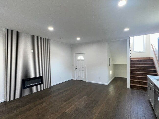 Building Photo - 220 Lafayette Ave