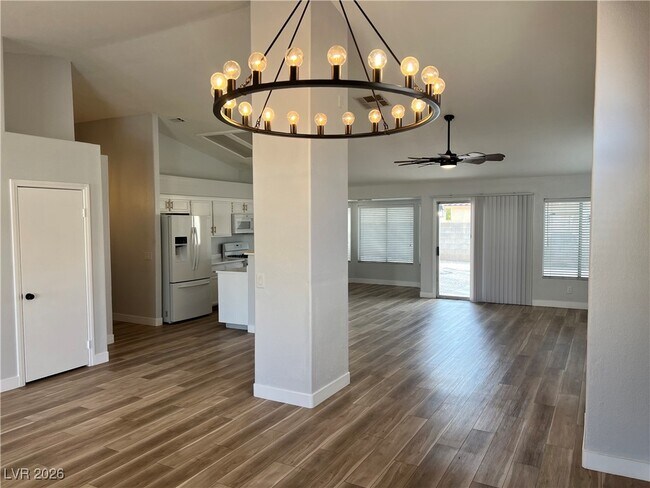 Photo - 723 Triple Crown St