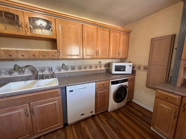Photo - 3 bedroom 2 bath home in NE Albuquerque