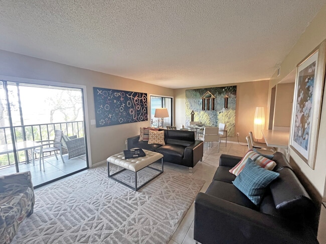 Photo - 46 Veronese Ct Unit 46 Veronese Ct