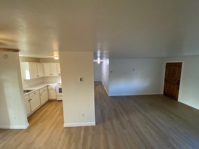 Photo - 1673 W Victory Rd