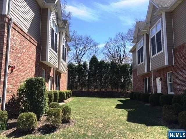 Photo - 14 Hemlock Lane