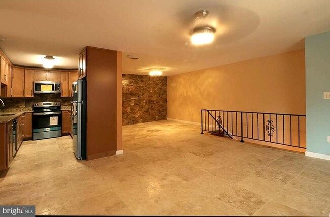747 Garden Dr