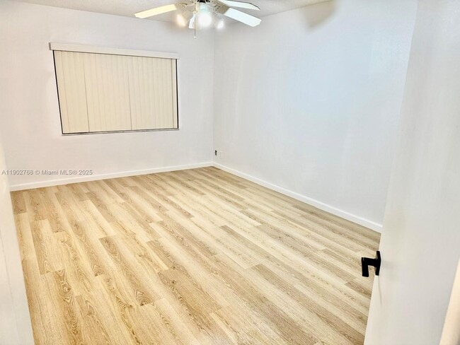 Photo - 8290 Lake Dr Unit 223