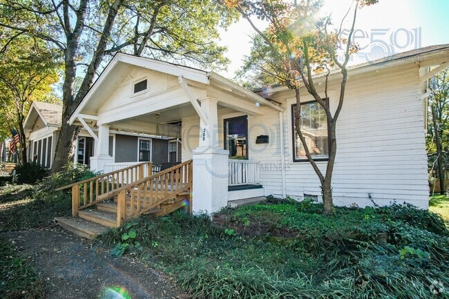 Building Photo - This Hillcrest Bungalow is just what you w... Rental