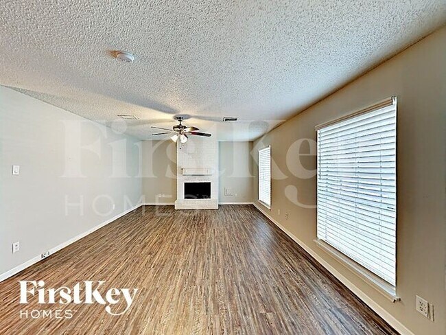 Photo - 16614 Stonerun House