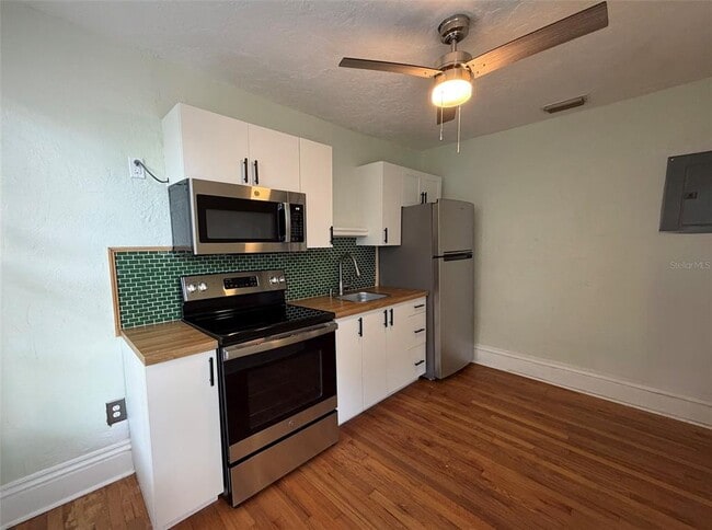 Photo - 123 NE 8th St