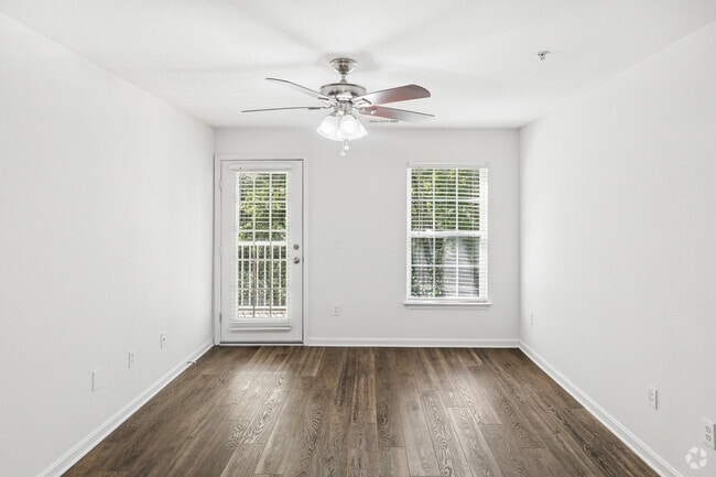 Redwood 3BR, 2BA - 1,176SF - Living Room