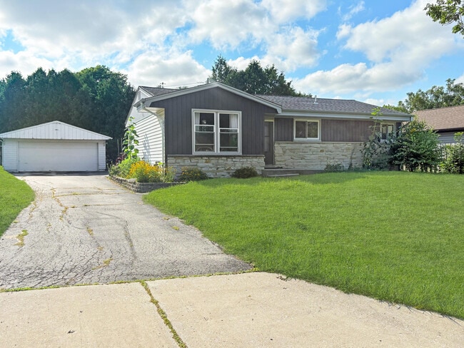 Building Photo - 4381 S 37th St. Rental