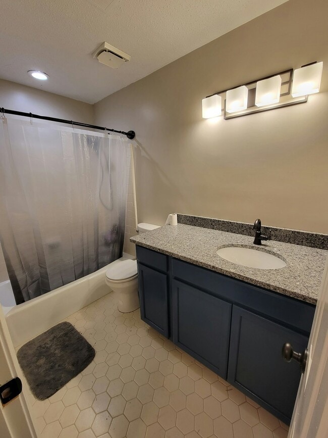 Photo - 741 Longwood Dr