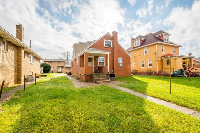 Photo - Don’t miss this! Beautifully RENOVATED 3 bedroom in Stowe!!