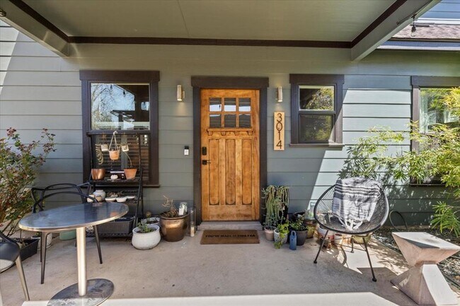 Photo - 3014 Neal St