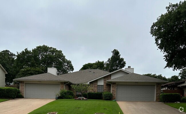 Building Photo - 4121 Spring Meadow Ln Unit 4121 Spring Meadow Lane Rental