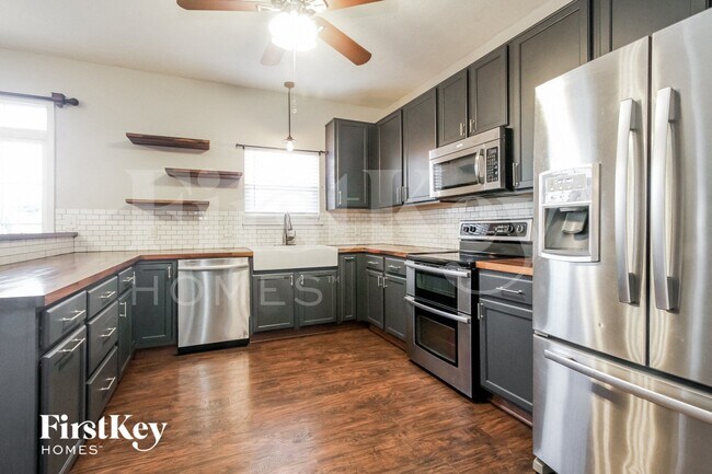 Photo - 10463 Hunters Crossing Blvd