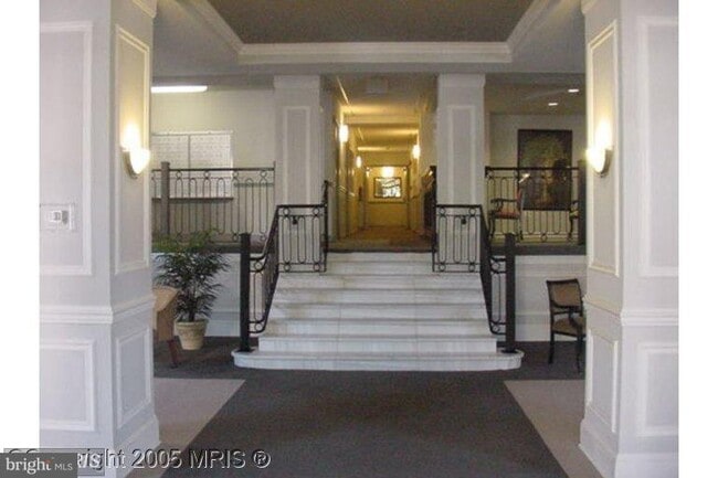 Building Photo - 1308 Clifton St NW Unit 404