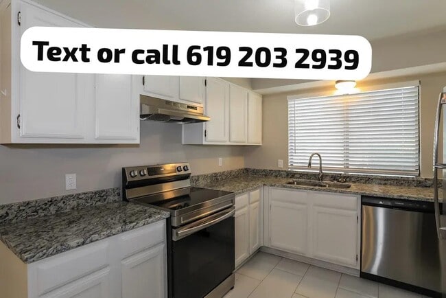 Building Photo - 2422 Bentley Dr