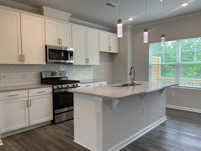 Building Photo - 609 Tova Fls Dr Rental