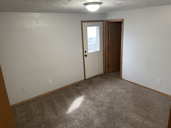 Photo - 2010 Del Rio Ave SE