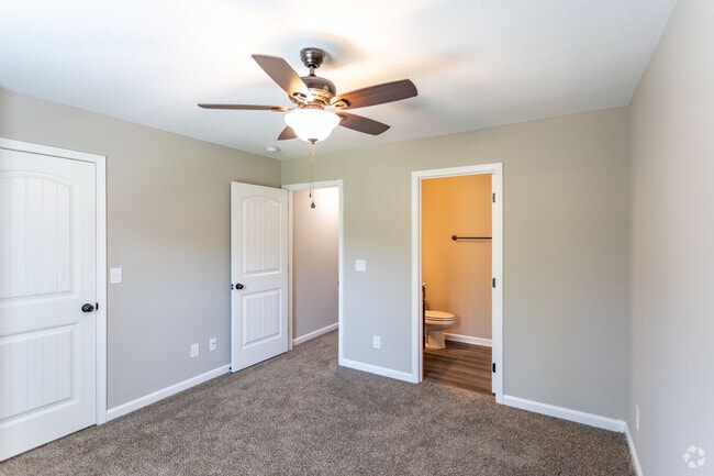 2BR, 2.5BA - 1090SF