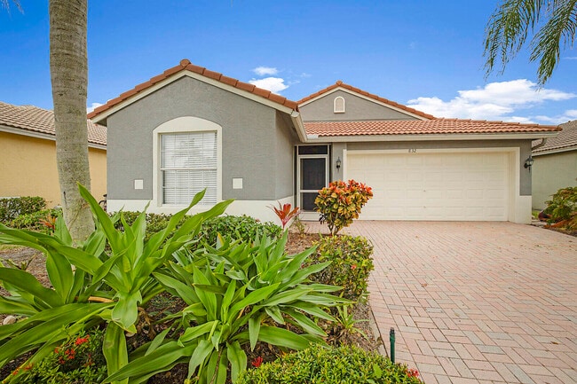 Photo - 832 NW Greenwich Ct