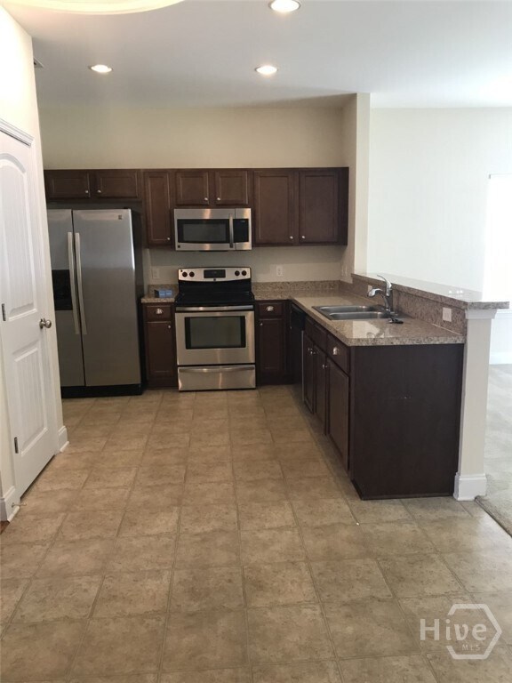 Photo - 210 Canyon Oak Loop