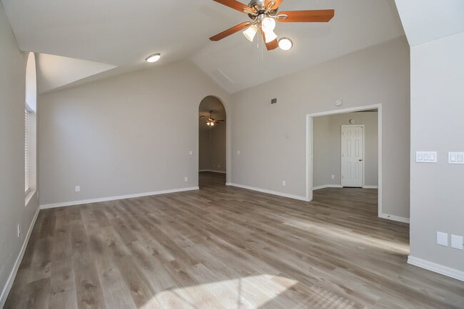 Photo - 727 N Sulleys Dr