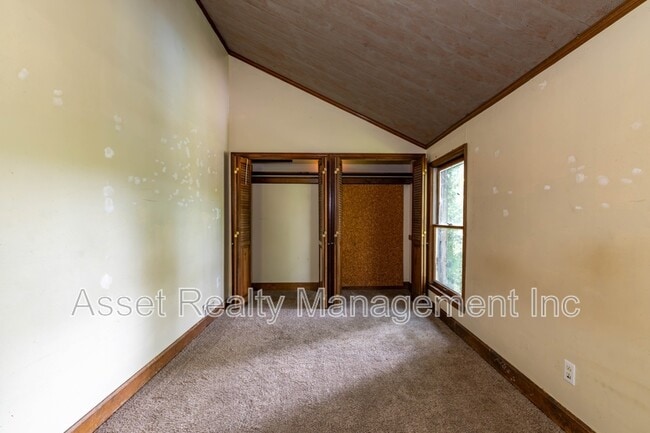 Photo - 818 Deaderick Rd