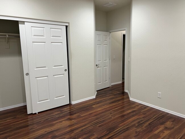 Photo - 1019 W Spur Dr
