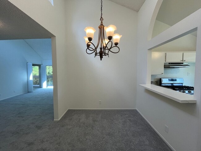 Photo - LOCATION! Move-in ready 2+2 w/parking, pool + balcony!