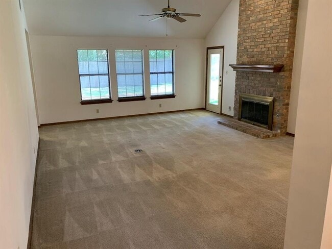 Photo - 6104 John Chisum Ln